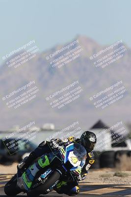 media/Oct-30-2025-Racers Edge (Thu) [[dabbdaf680]]/2-A Group/Session 2 (Turn 16)/